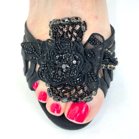 Valentino Garavani Beaded Satin Heels 39/9 - Picture 3 of 15